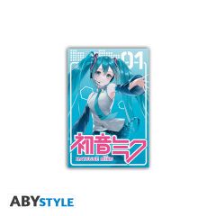 Hatsune-Miku-Wink-Magnet-1